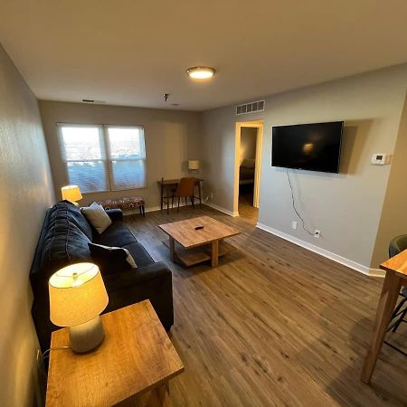 Aksarben 1 Bedroom-Close To I-80 Omaha Exterior foto